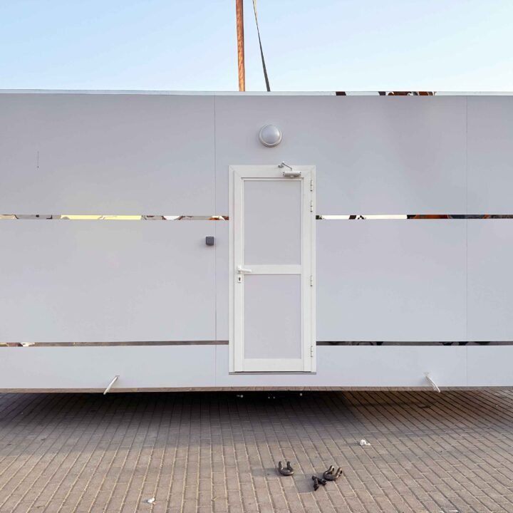 Portable Washroom Cabin | Luxury Porta Potty Dubai, Abu Dhabi