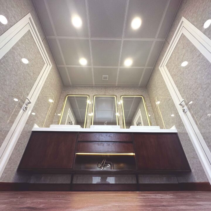 Portable Washroom Cabin | Luxury Porta Potty Dubai, Abu Dhabi